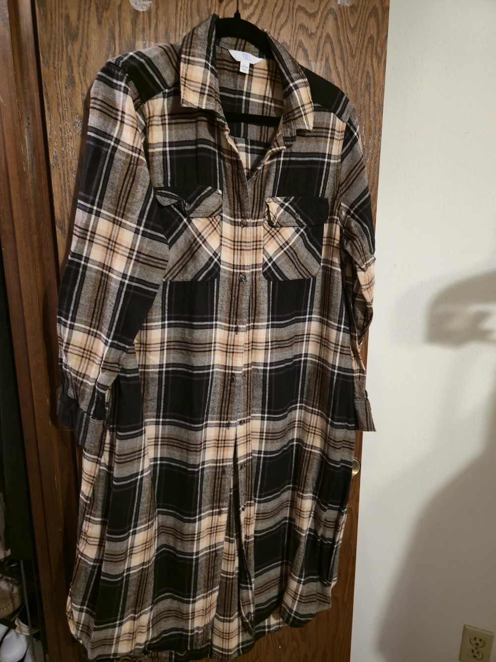 Time and Tru Plaid Long Sleeve Shirt Dress in Black and Beige